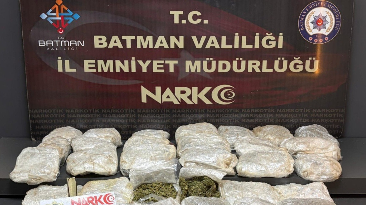 batmanda-20-kilogram-uyusturucu-ele-gecirildi-c4PGUIJP