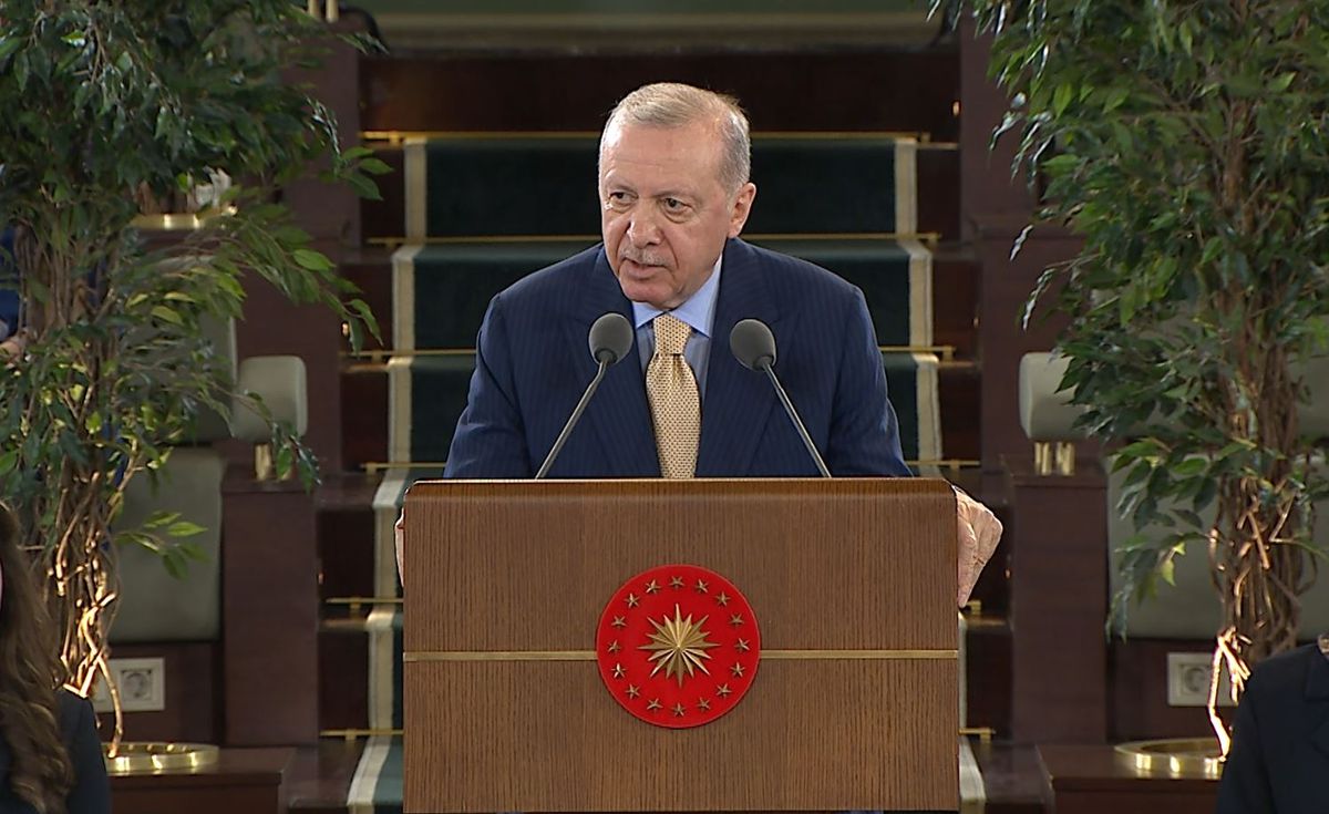 cumhurbaskani-erdogan-genclerimizle-turkiye-yuzyilina-kararlilikla-yuruyecegiz-HlgsgecB-1