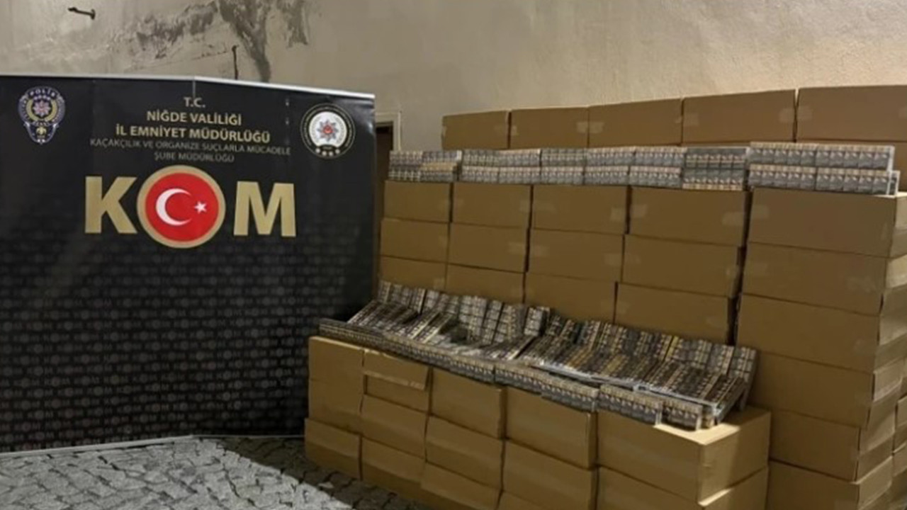 dev-kacak-sigara-operasyonu-50-bin-paket-ele-gecirildi-cvFRpAsM