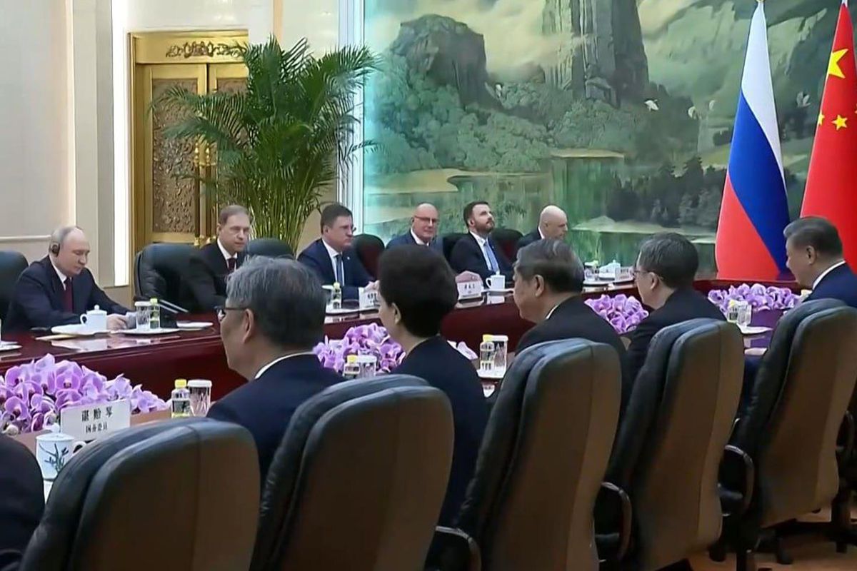 putin-si-gorusmesi-basladi-masada-40-anlasma-var-tGNrukiv