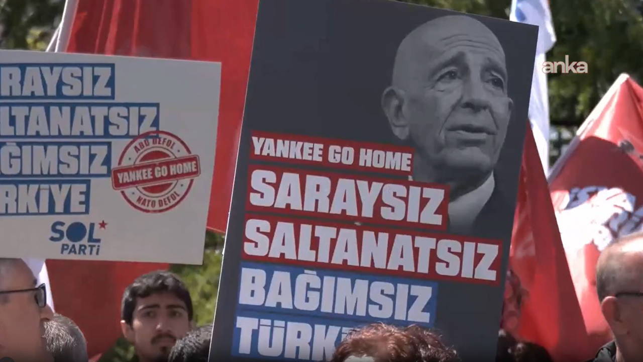 sol-partiden-abd-buyukelciligi-onunde-protesto-bu-topraklari-saltanat-heveslilerine-ve-trumpin-isbirlikcilerine-teslim-jJbxLLpn