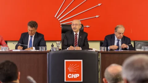 CHP’de Kritik MYK Toplantısı: Ankara ve İzmir İl Başkanları İhraç Edilebilir